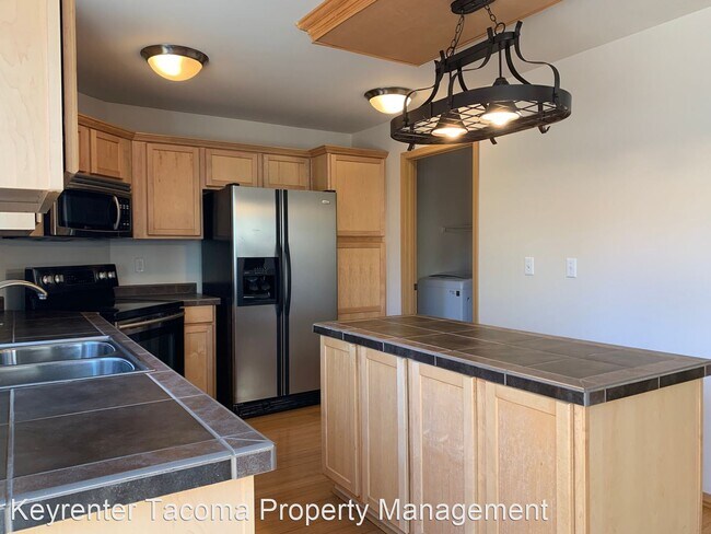Building Photo - 3 br, 2.5 bath House - 6313 Discovery St E