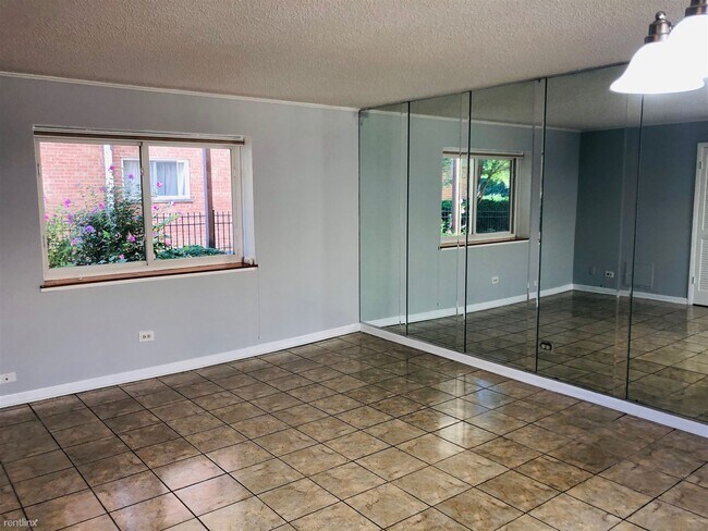 Foto del edificio - 1 br, 1 bath Condo - 4610 River Rd Apt 1A
