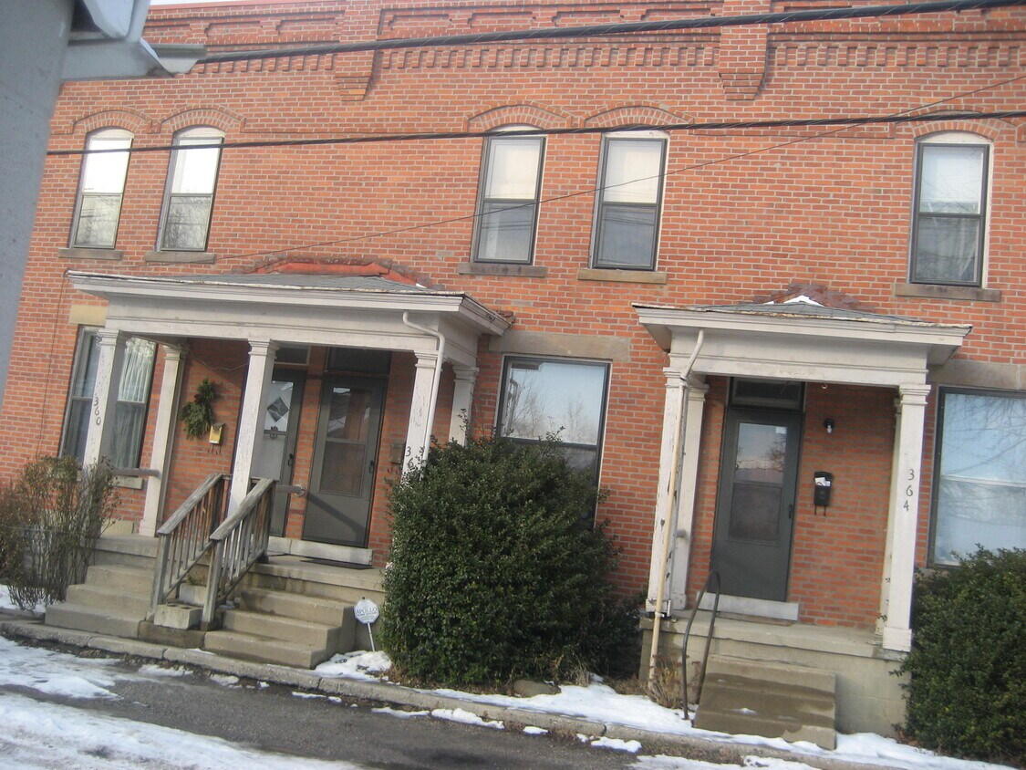 Primary Photo - 362 E Frankfort St