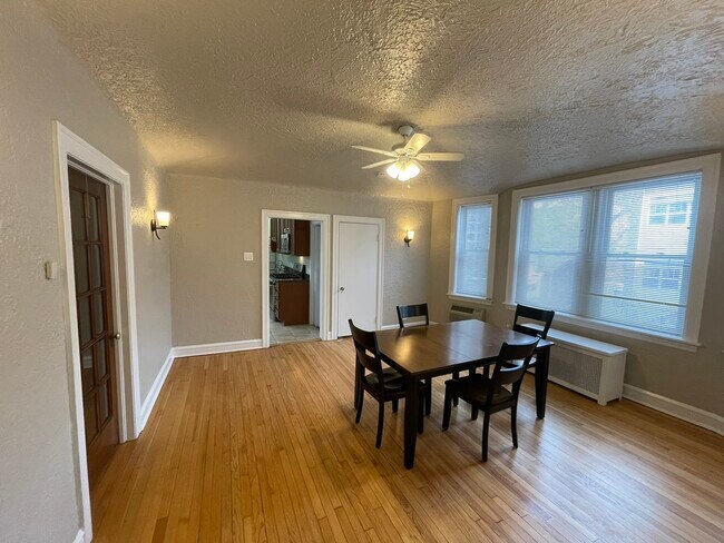 Foto del edificio - 822 E 52nd St