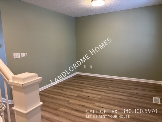 Building Photo - 8737 Cicada St