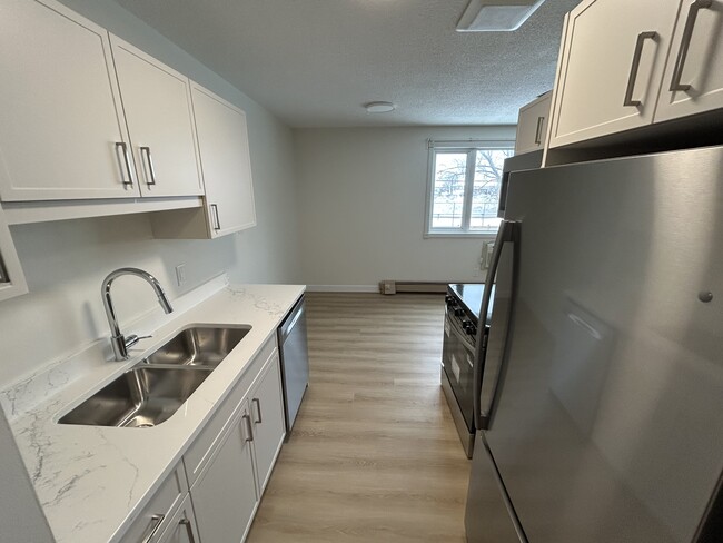 Building Photo - 44 Marlow Crt
