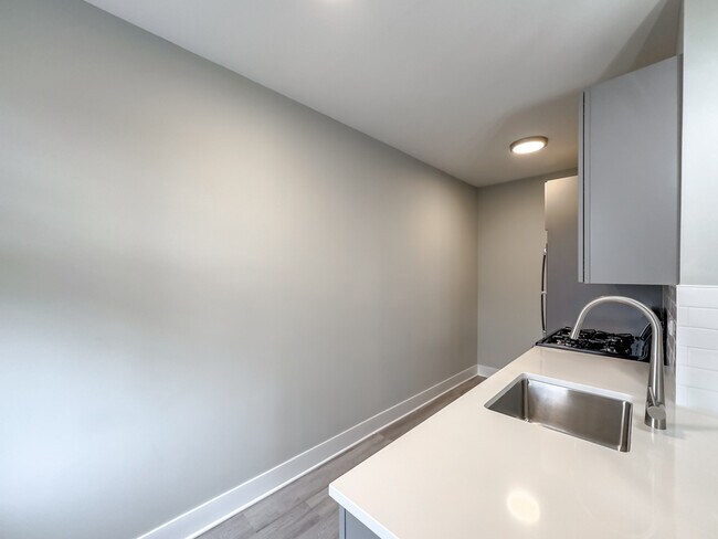 Building Photo - 378 Hazel Ave