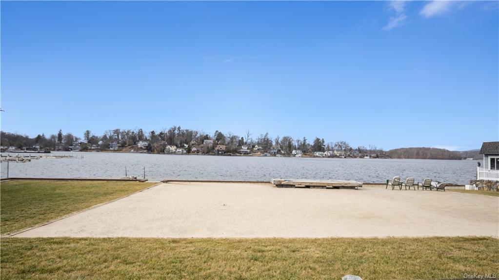 Foto principal - 141 E Lake Blvd