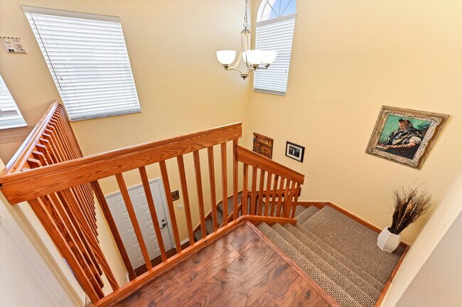 Building Photo - 9553 Shadybrook Dr