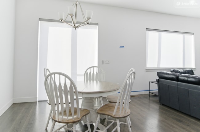 Building Photo - 193 300 E