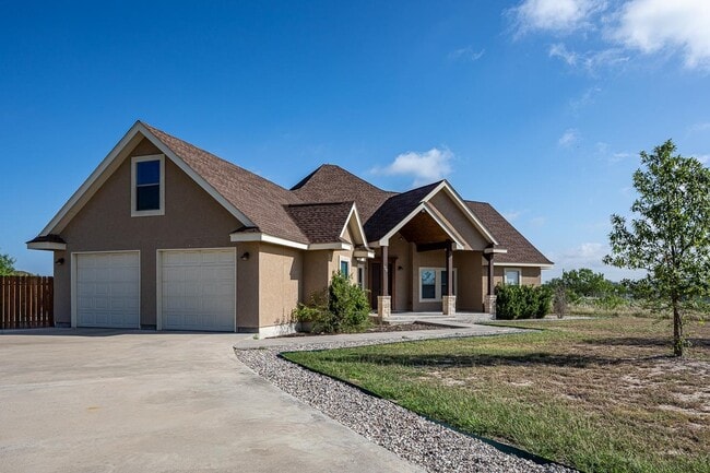 Building Photo - 136 Dos Caballos