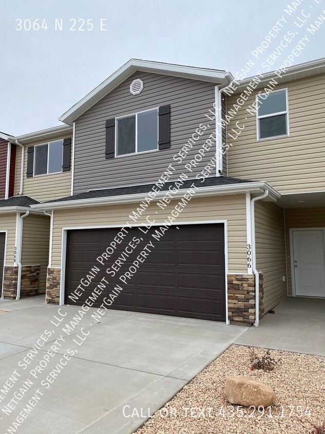 Foto principal - 3 Bedroom 2.5 Cedar Bend Unit Available Ma...