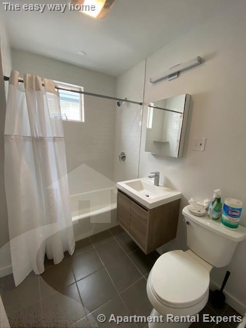 Building Photo - Davis / Porter - Gut Reno 3 Bed with Moder...
