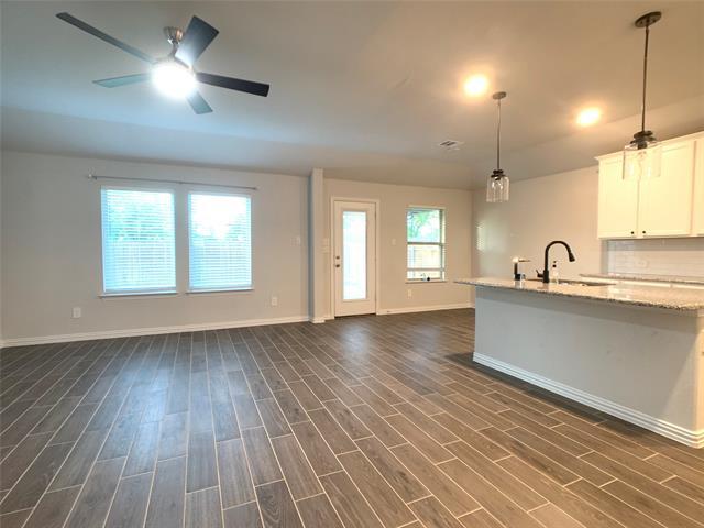 Building Photo - 2513 Chevy Chase Dr