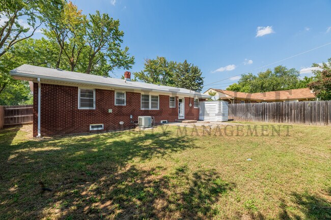Building Photo - 840 Fabrique St