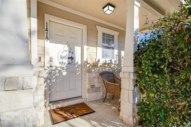 Building Photo - 1410 Davis Mountain Loop