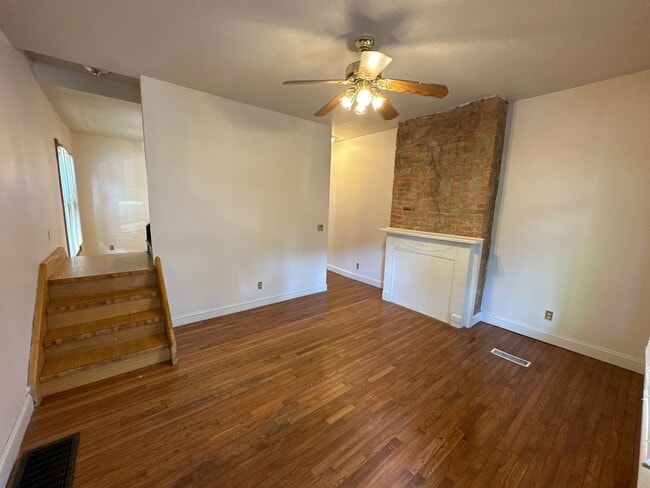 Building Photo - Highland 1557-1559 1557HSLLC