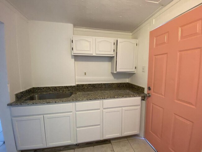Building Photo - 1132 W French Pl, Unit 4