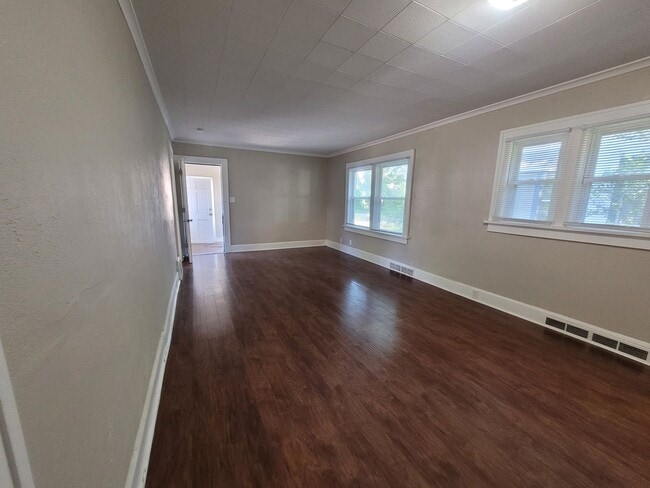 Foto del edificio - Two bedroom, One Bathroom Home with Partia...