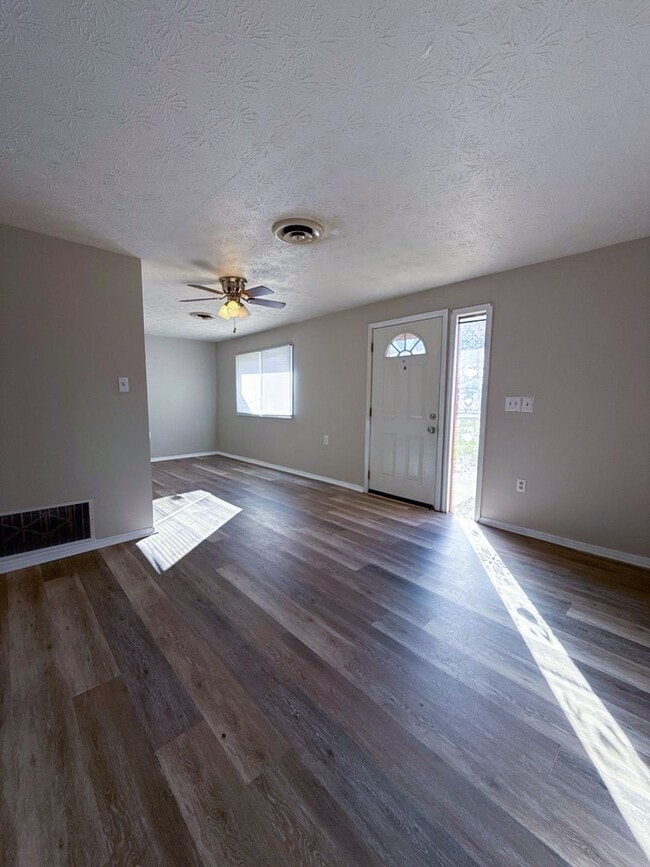 Building Photo - Charming & Newly Refreshed 3-Bedroom Ranch — Move-In Ready!