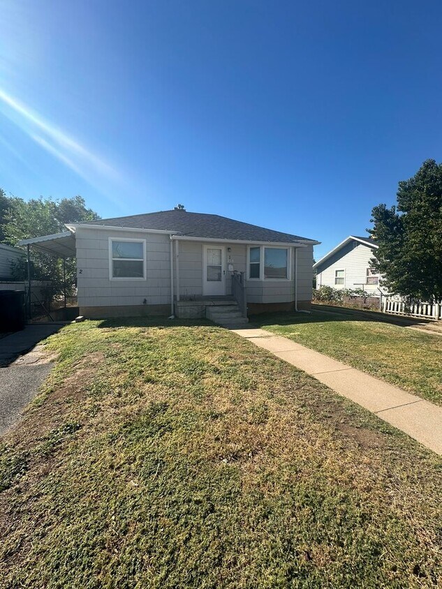 Primary Photo - 218 S Lakeview Dr