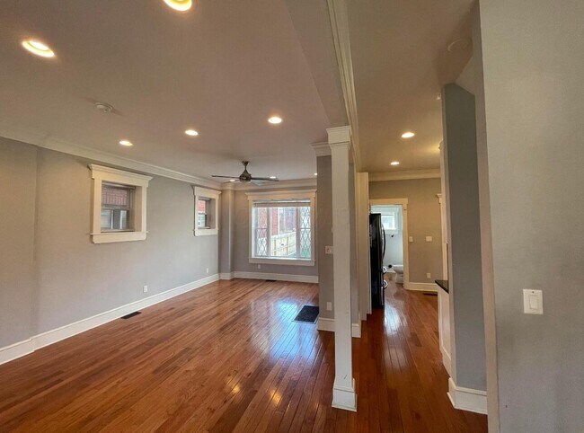 Foto del edificio - 1229 E Livingston Ave