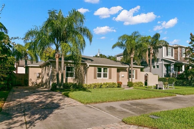 Building Photo - 432 E Davis Blvd