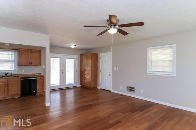 Foto del edificio - 5750 Hill Rd SW