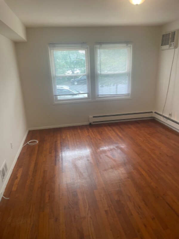 0 Sinclair Ave Unit 1 FL, Staten Island, NY 10312 Room for Rent in