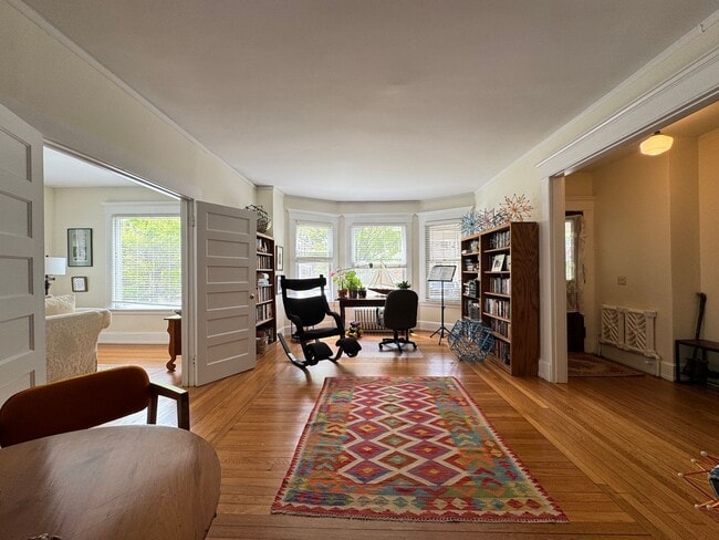 Building Photo - Spacious 2-Bedroom, 2-Bath in East Rock – Newly Renovated!
