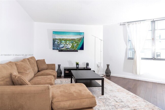 Foto del edificio - 2750 NE 183rd St