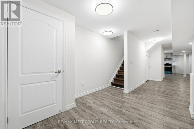 Building Photo - 3007 Sierra Dr