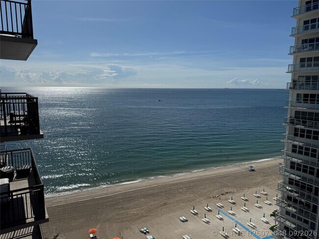 Foto del edificio - 3800 Galt Ocean Dr