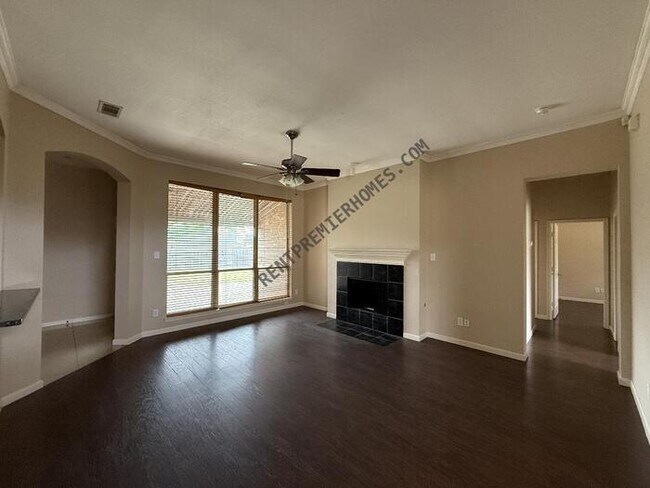 Building Photo - 1943 Corbett Dr