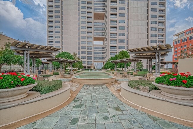 Building Photo - 1111 Hermann Dr