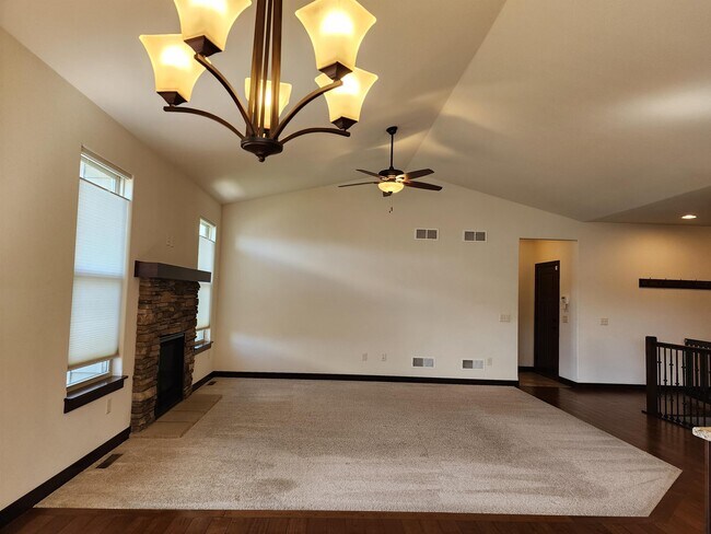 Foto del edificio - 9406 Silverstone Ln