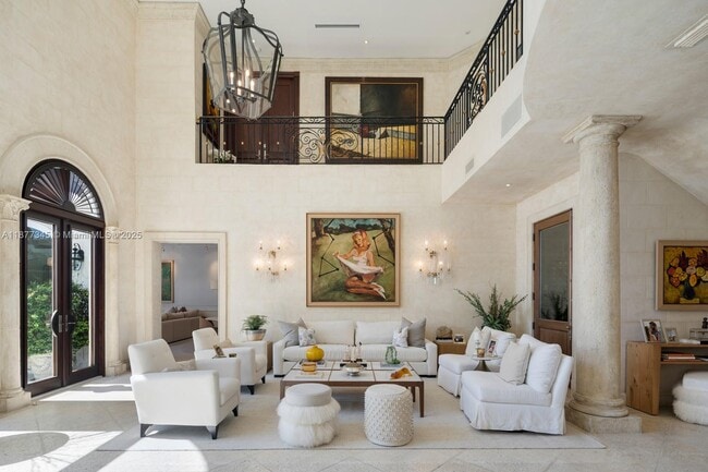 Building Photo - 4 Palm Ave