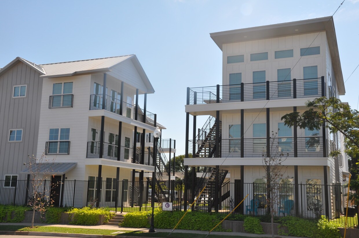 222 Clay Court 222 Clay Ave Waco, TX