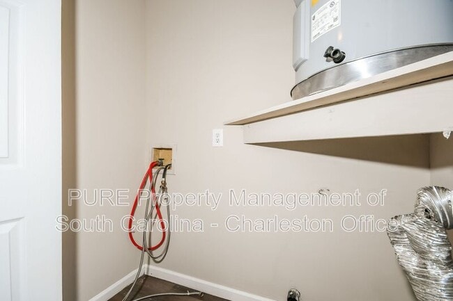 Building Photo - 9604 Blue Jay Ct