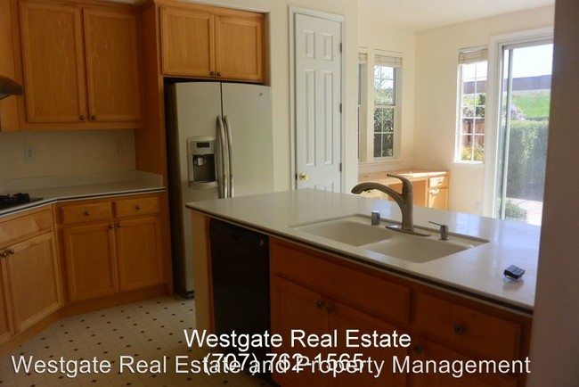 Building Photo - 4 br, 3 bath House - 114 Emerson Ave