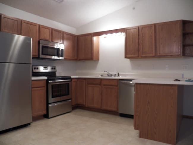 Foto del edificio - 650 Commercial Ct