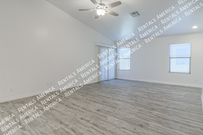 Foto del edificio - 12532 W Saint Moritz Ln