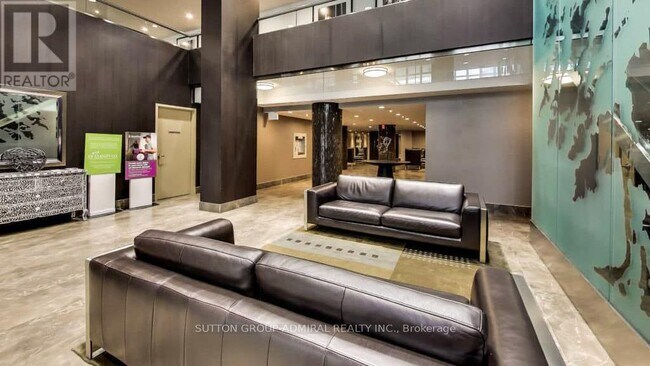 Photo du bâtiment - 65 E Liberty St