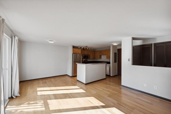 Building Photo - 1 bedroom in Seattle WA 98103