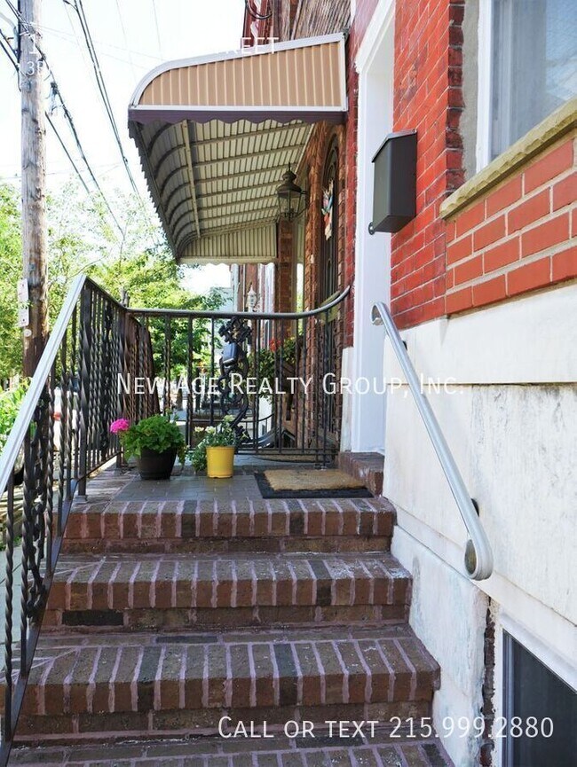 Building Photo - 1322 Mifflin St