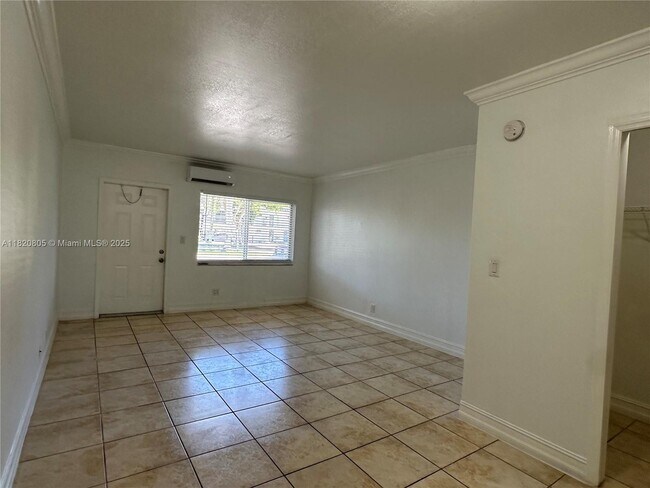 Foto del edificio - 1400 NE 56th St