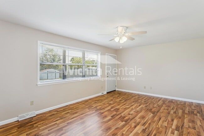 Building Photo - 3 bedroom 1 bathroom home in Northwest Wic...