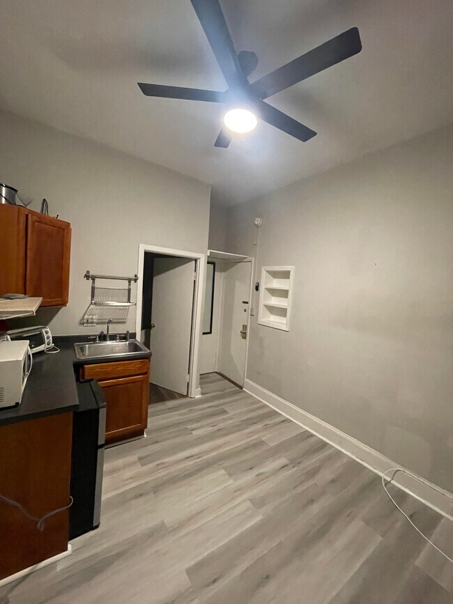 Foto del edificio - 2841 N Calvert St