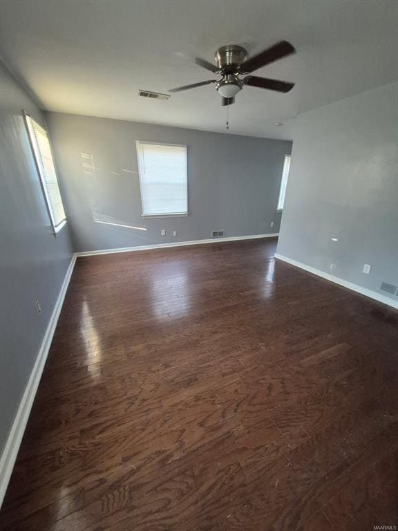 Building Photo - 2141 Meadowlane Dr