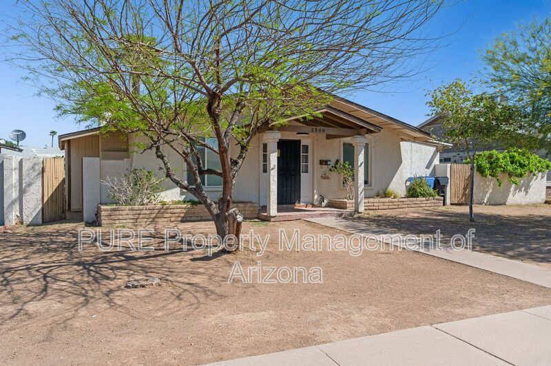 Primary Photo - 2306 W Laurel Ln
