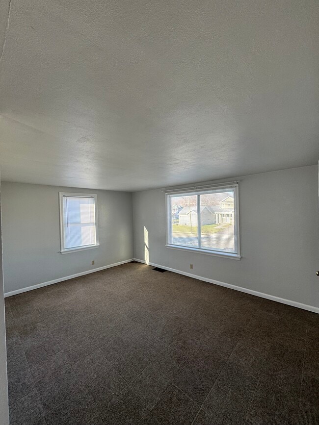 Livingroom - 142 Cayuta St