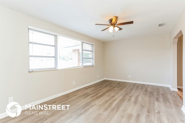 Building Photo - 6603 Syringa Ln