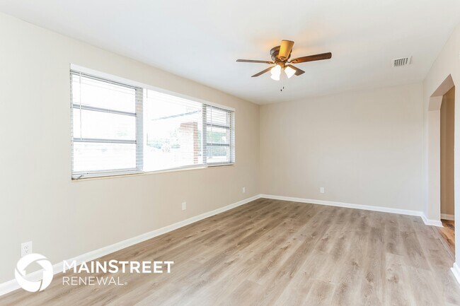 Foto del edificio - 6603 Syringa Ln