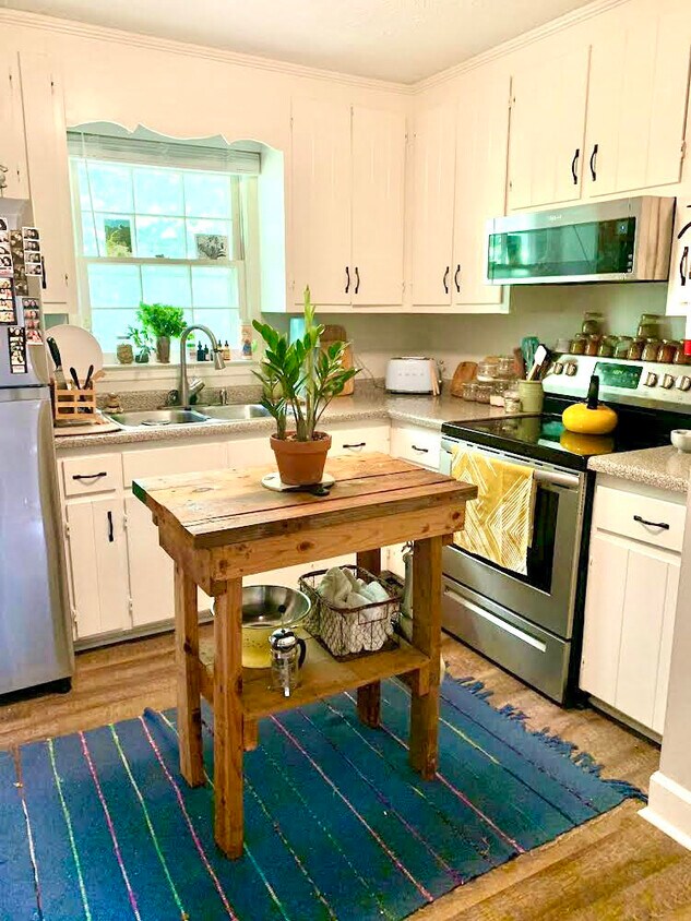 Kitchen - 230 China St